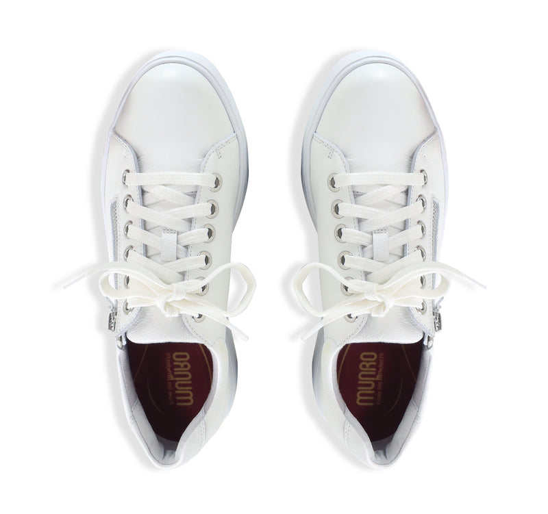 Tilly in cow leather, sport, athleisure oxford  with outside zipper on EVA outsole in white - top view