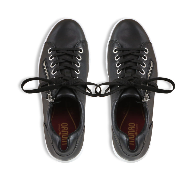 Tilly in cow leather, sport, athleisure oxford  with outside zipper on EVA outsole in black - top view