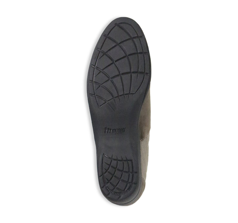 JOLIET SPORTY SHOE IN KID SUEDE AND FABRIC IN TAUPE KAHKI - bottom view