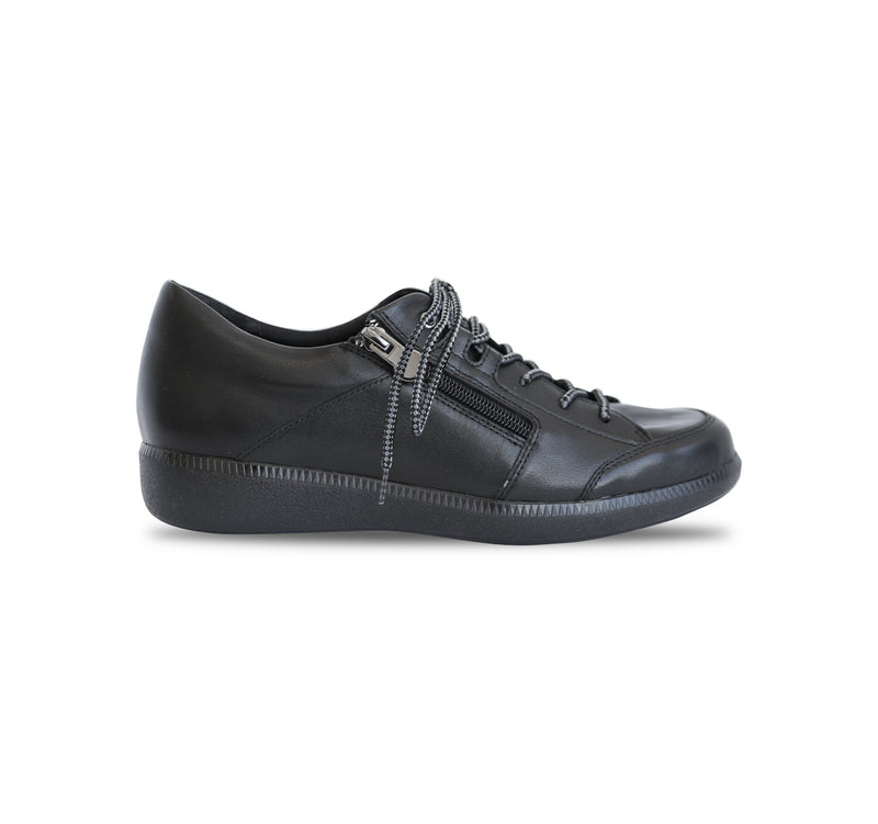 PORTIA IS AN OXFORD WITH ZIPPER ON RUBBER OUTSOLE IN BLACK LEATHER - SIDE VIEW