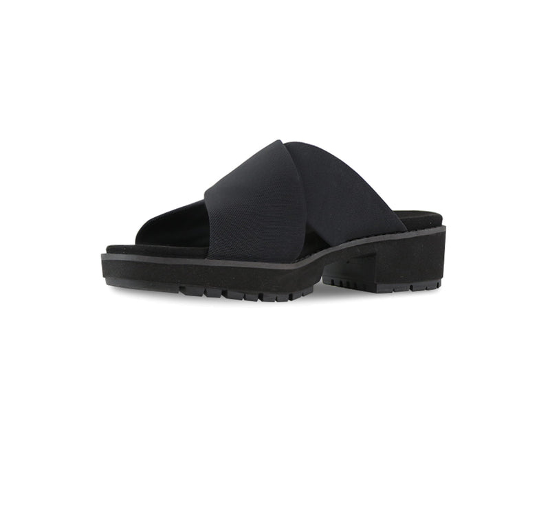 Dekkie slide sandal with wide black fabric bands crisscross the instep to support and comfort your feet-inside view