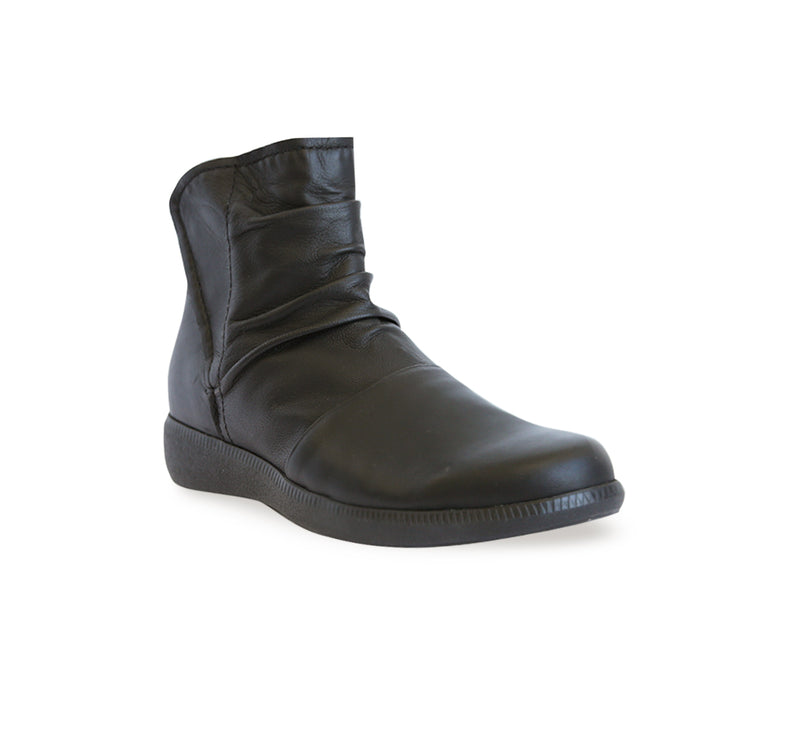 SCOUT ANKLE BOOT WITH HOOK & LOOP CLOSURE RUBBER SOLE IN BLACK SMOOTH LEATHER - ANGLE VIEW