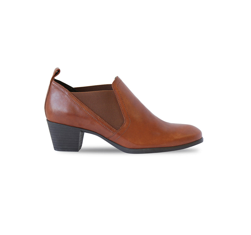 Jessie is a Chelsea bootie, with a classic look, in chestnut color calf leather-SIDE VIEW