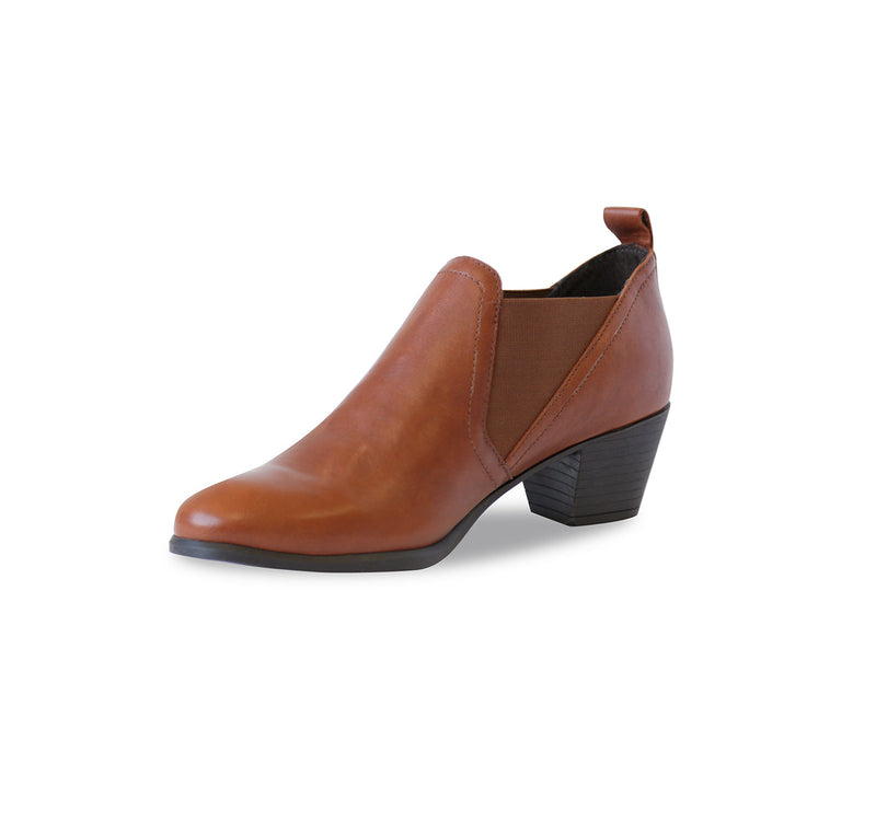 Jessie is a Chelsea bootie, with a classic look, in chestnut color calf leather-INSIDE VIEW